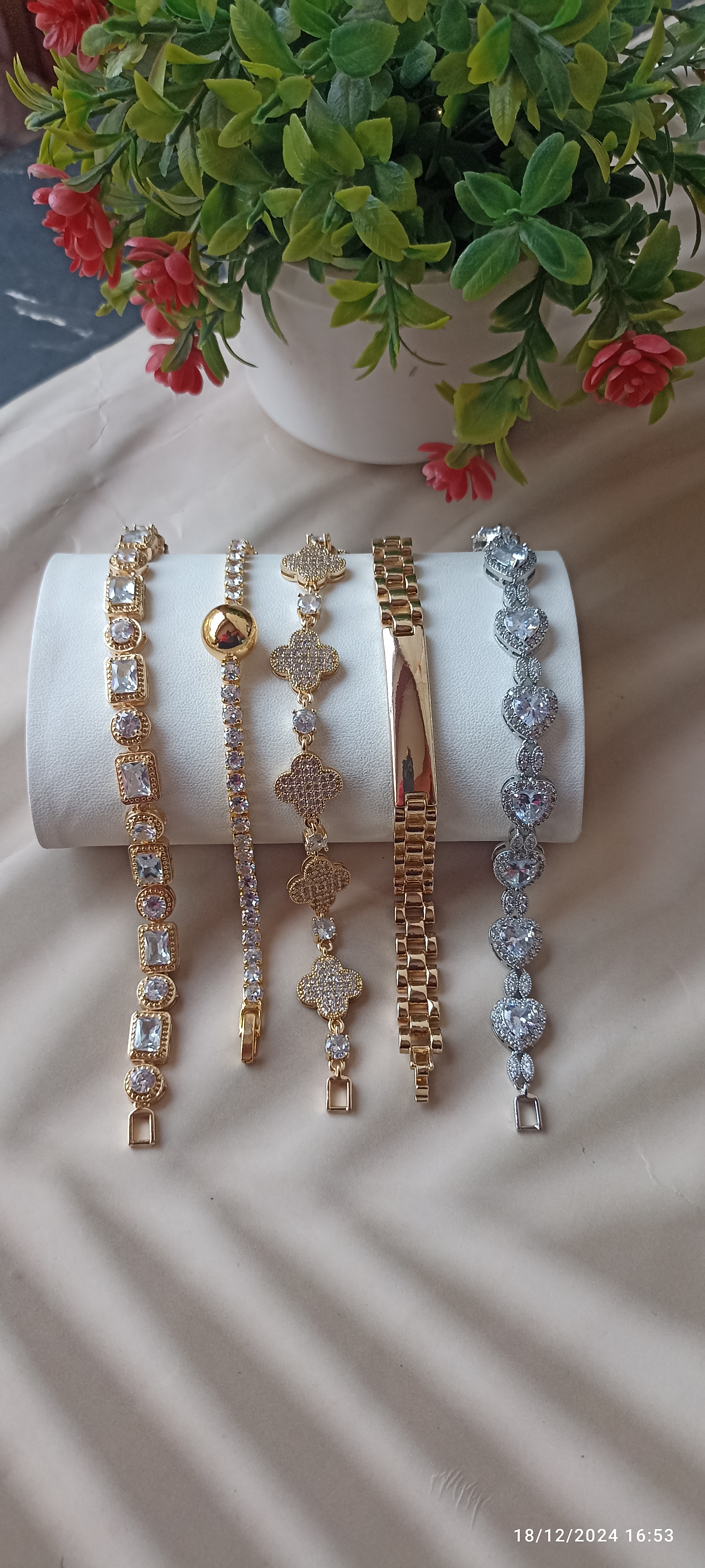 Ijez Stoned Bracelets - Buy on Payuee e-Shop