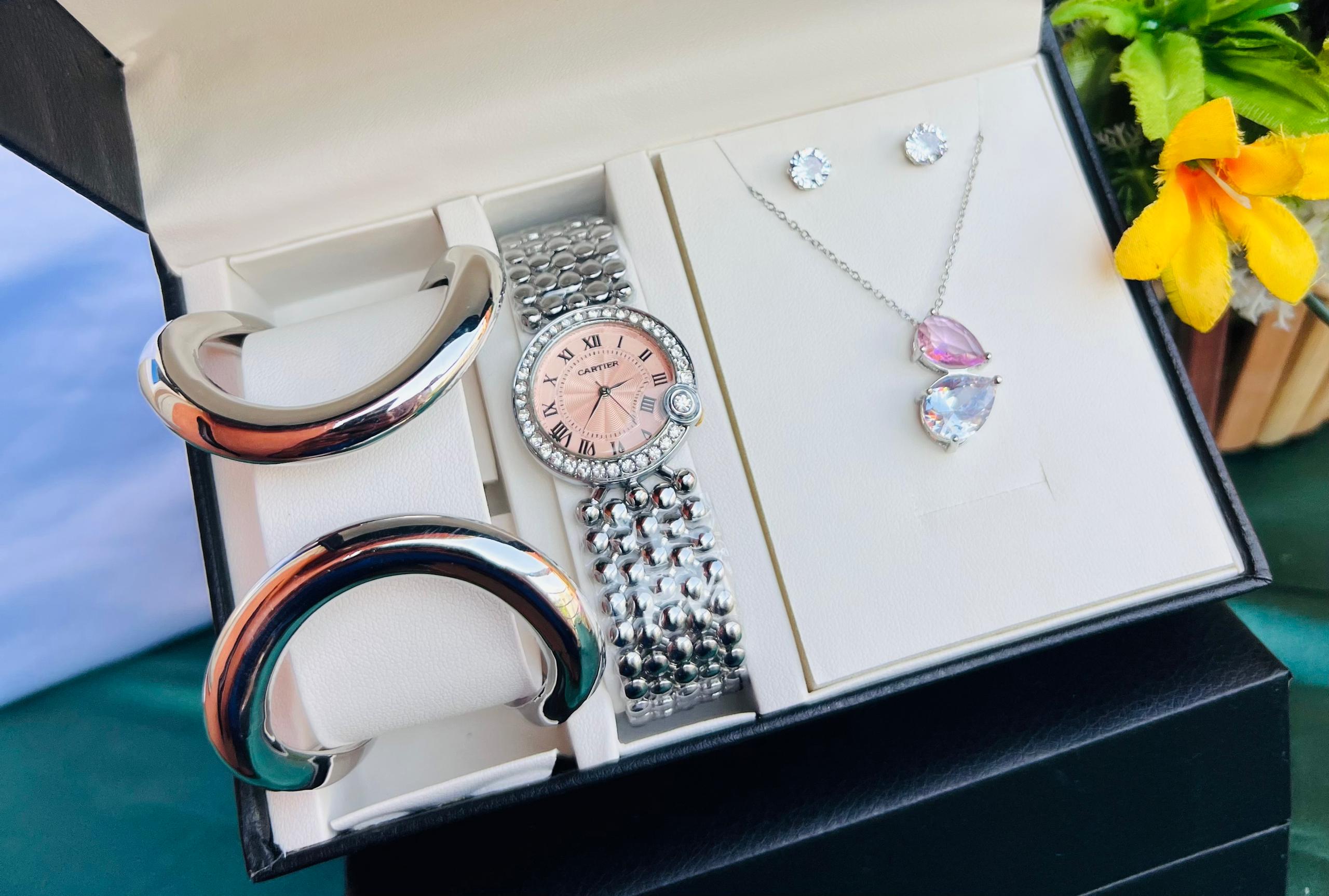 Ladies watch set - Buy on Payuee e-Shop