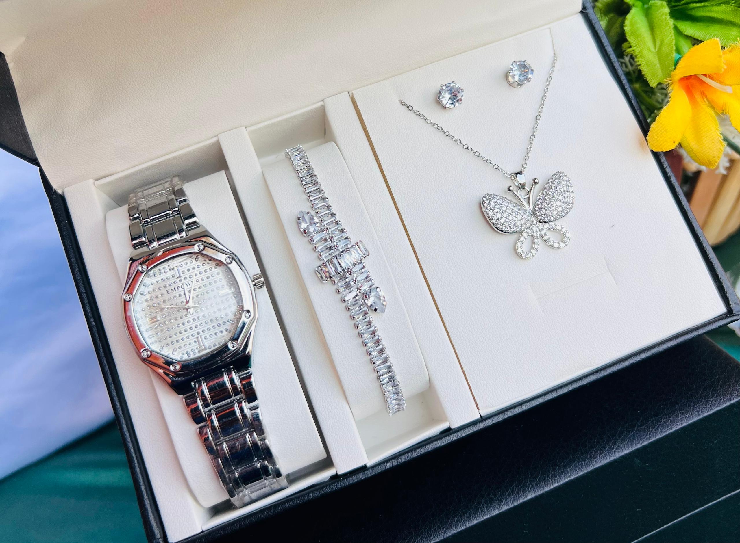 Ladies watch set - Buy on Payuee e-Shop