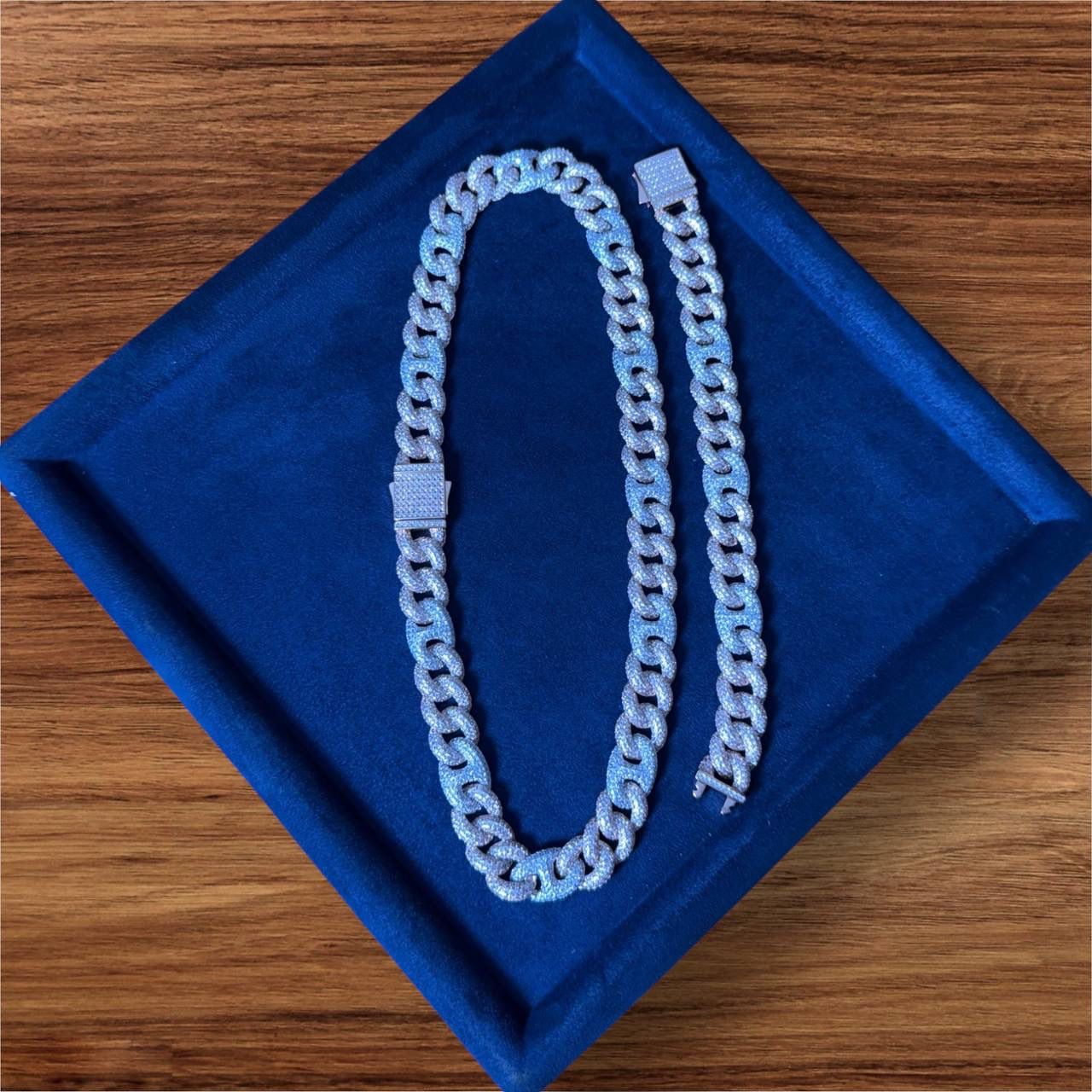 Ice cuban with hand chain - Buy on Payuee e-Shop